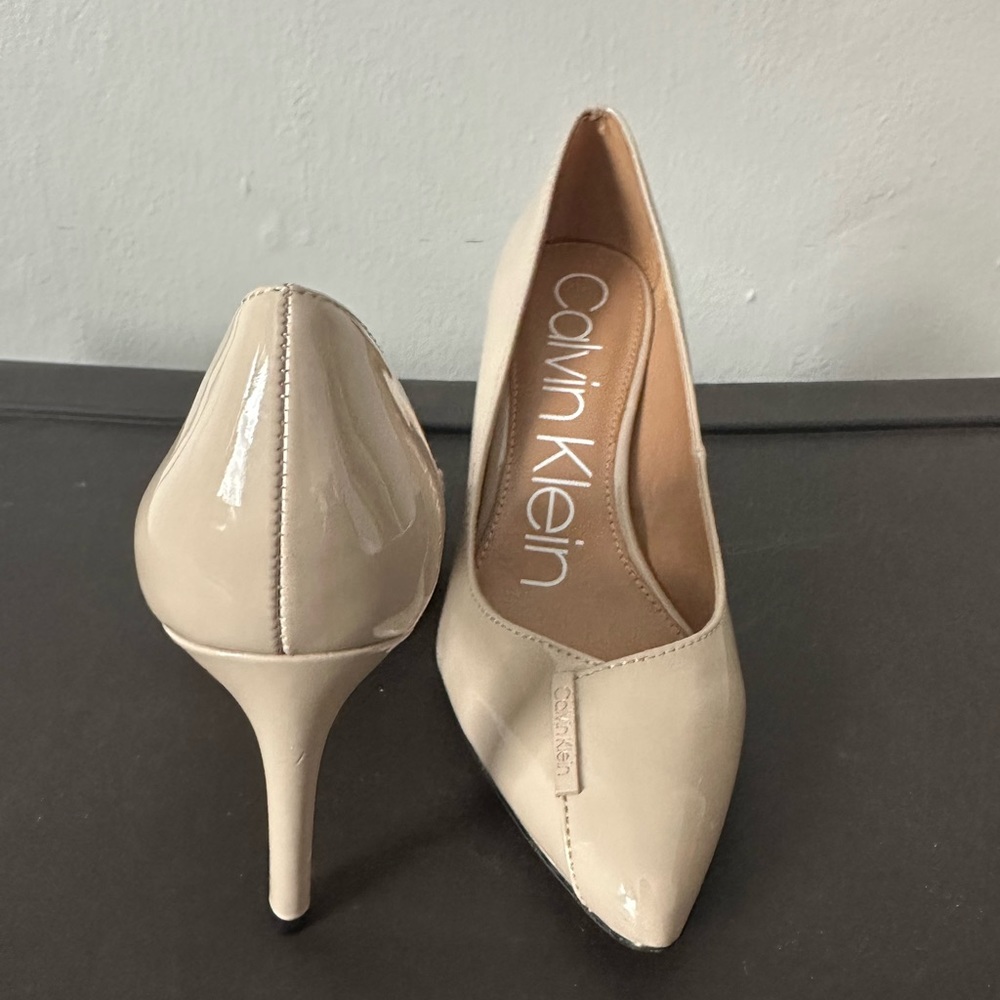 Calvin Klein Heels- Nude/Tan- Size 7